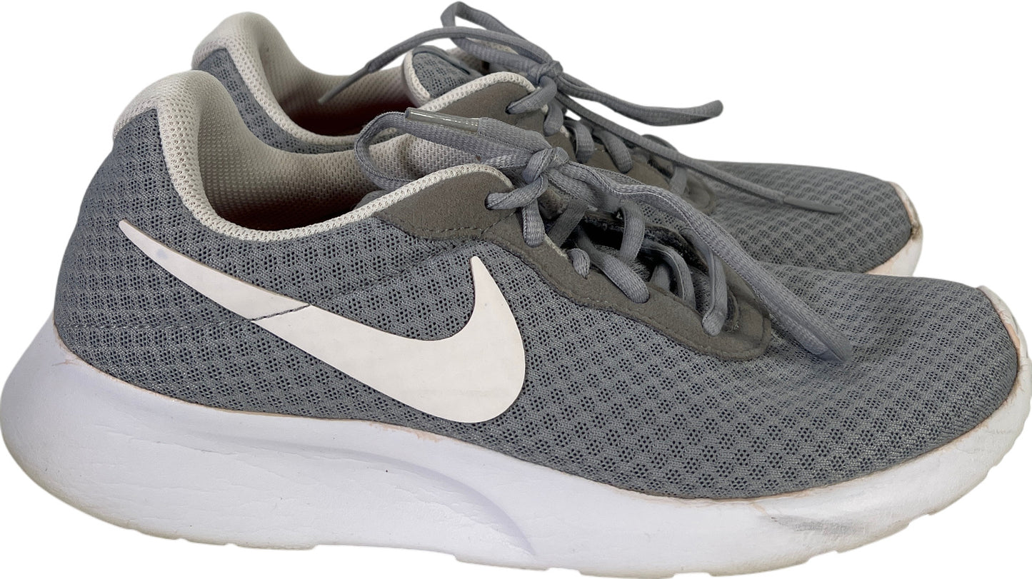 Nike Women’s Gray Tanjun Lace Up Athletic Running Shoes - 9