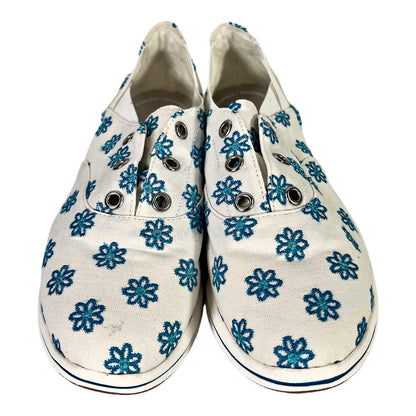 Clarks Cloudsteppers Women’s White/Blue Embroidered Slip On Sneakers - 6