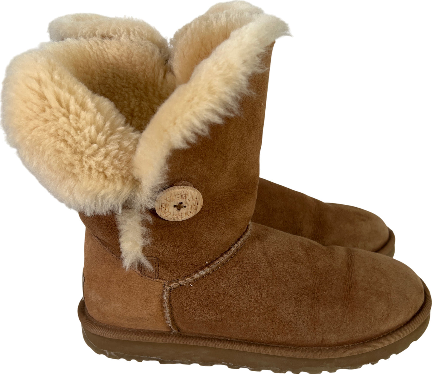 UGG Women’s Chestnut Brown One Bailey Button Short Shearling Boots - 8