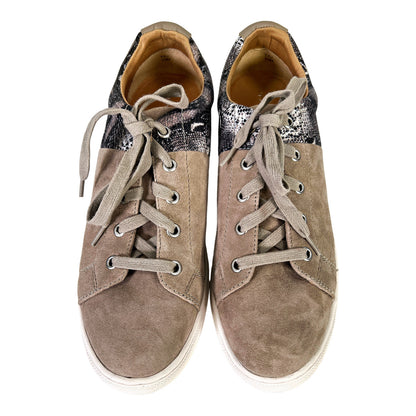 NEW Tahari Women’s Gray Suede TAJ Lace Up Sneakers - 10