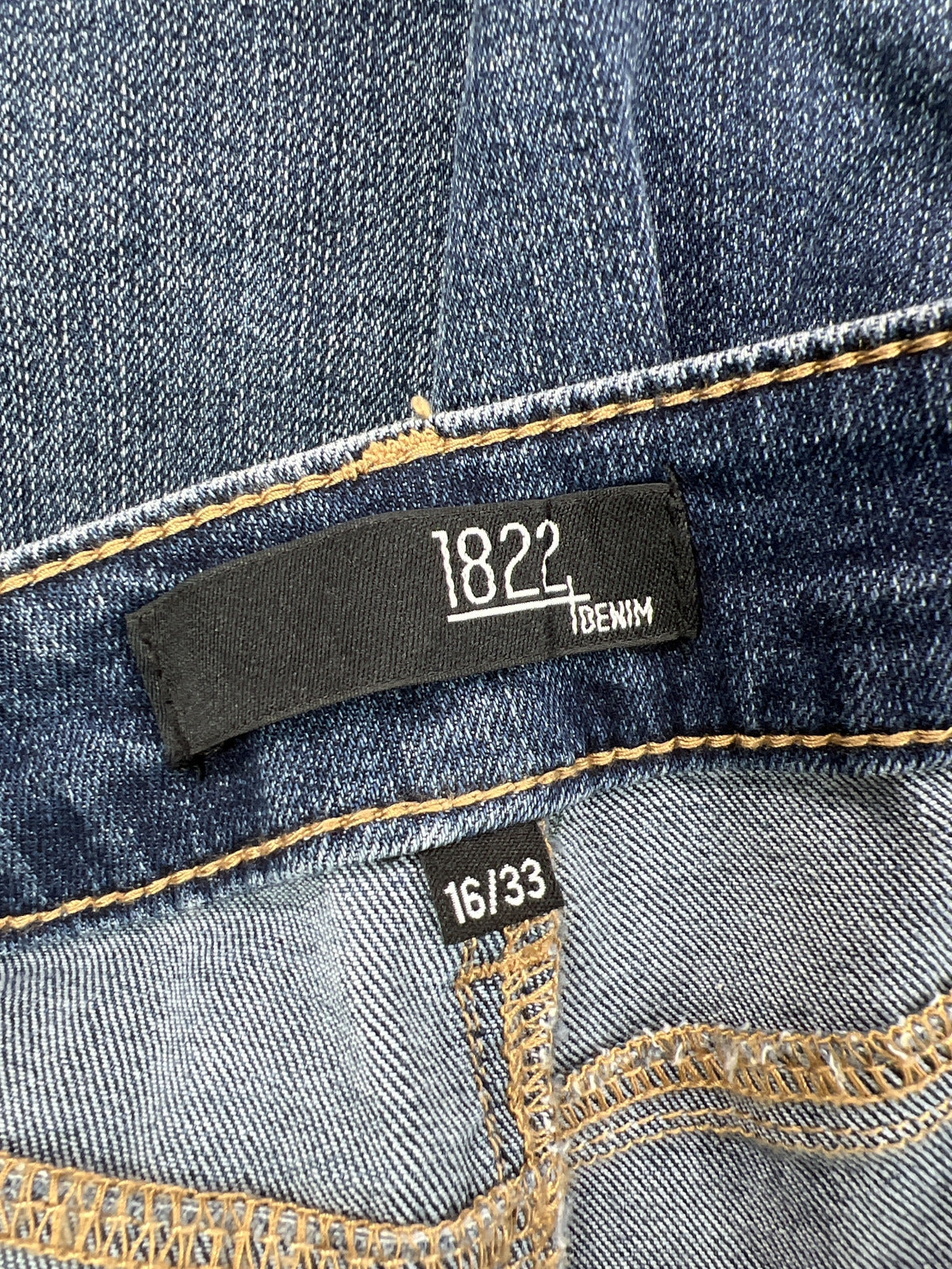 NEW 1822 Women’s Medium Wash Slim Straight Hybrid Denim Jeans - 16