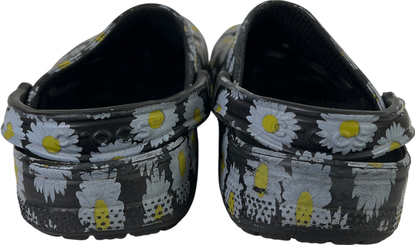 Crocs Women’s Black Floral Daisy Print Classic Clogs Shoes - 9