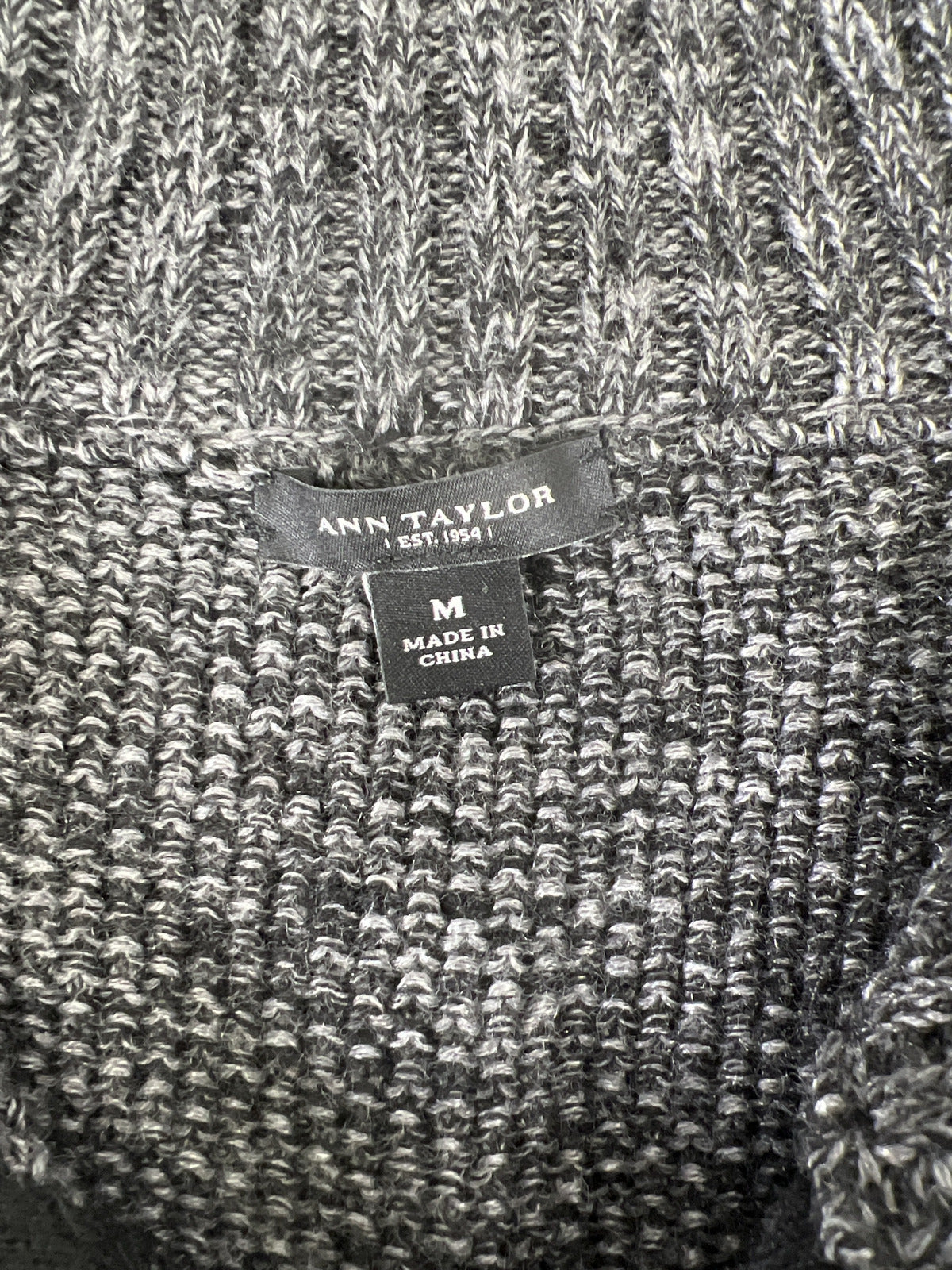 Ann Taylor Women’s Gray/Black Knit 1/2 Sleeve Button Up Sweater Jacket - M