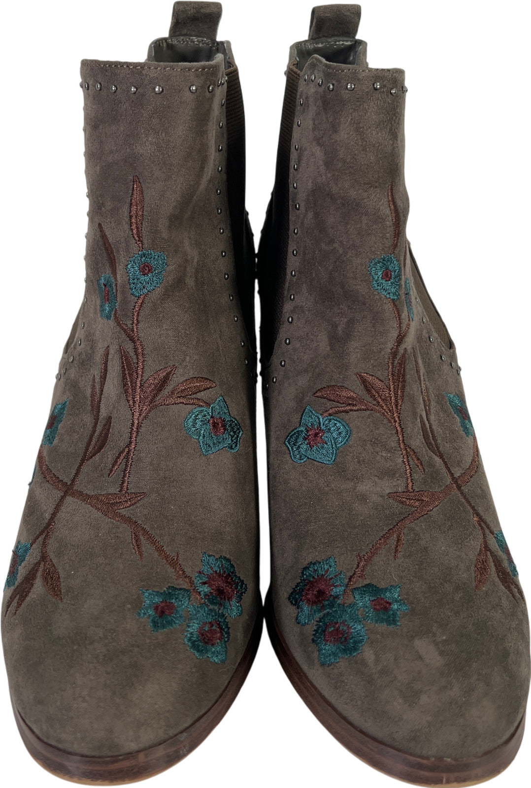 Crown Vintage Women’s Gray Embroidered Floral Pull On Heeled Booties - 8