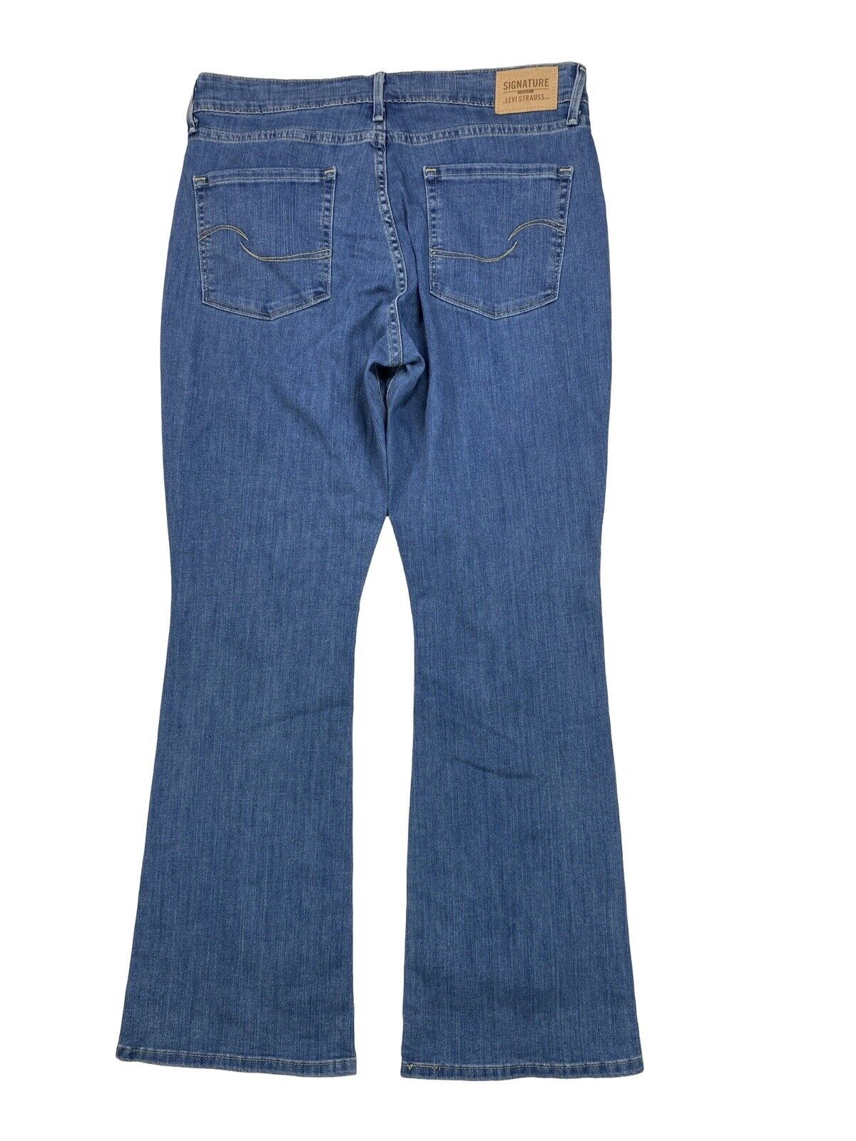 Levi's Signature Women's Medium Wash Shaping Boot Cut Jeans - 14 Short