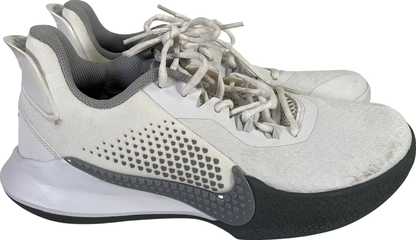 Nike Men’s White/Gray Mamba Fury Lace Up Athletic Basketball Shoes - 8