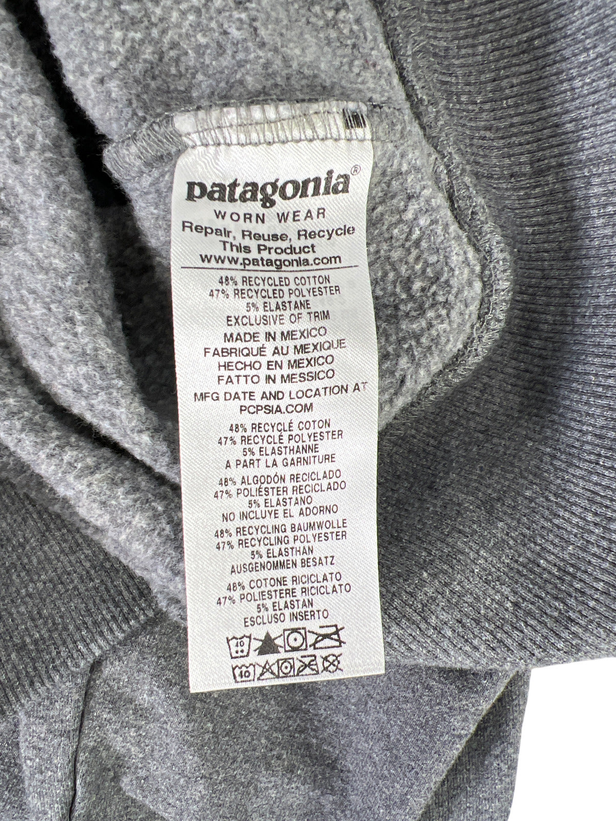 Patagonia Men’s Gray Long Sleeve Regular Fit Graphic Pullover Sweatshirt - M