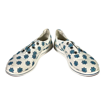 Clarks Cloudsteppers Women’s White/Blue Embroidered Slip On Sneakers - 6