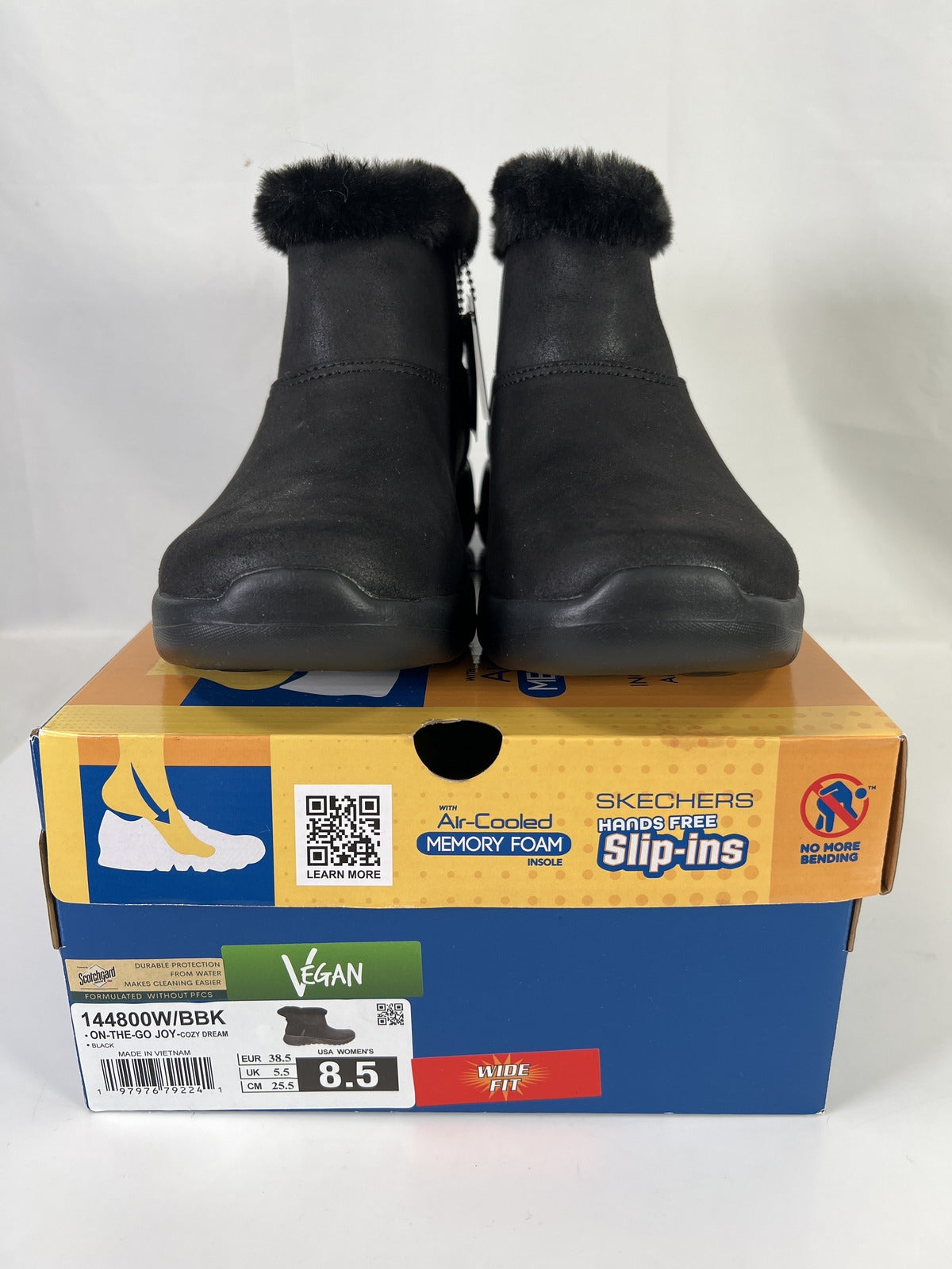 NEW Skechers Women’s Black On The Go Joy Cozy Dream Boots - 8.5 Wide