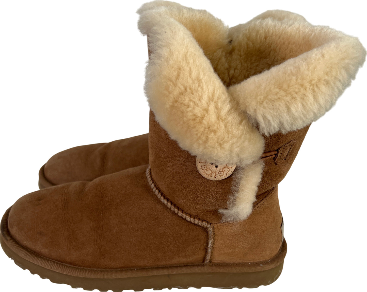 UGG Women’s Chestnut Brown One Bailey Button Short Shearling Boots - 8