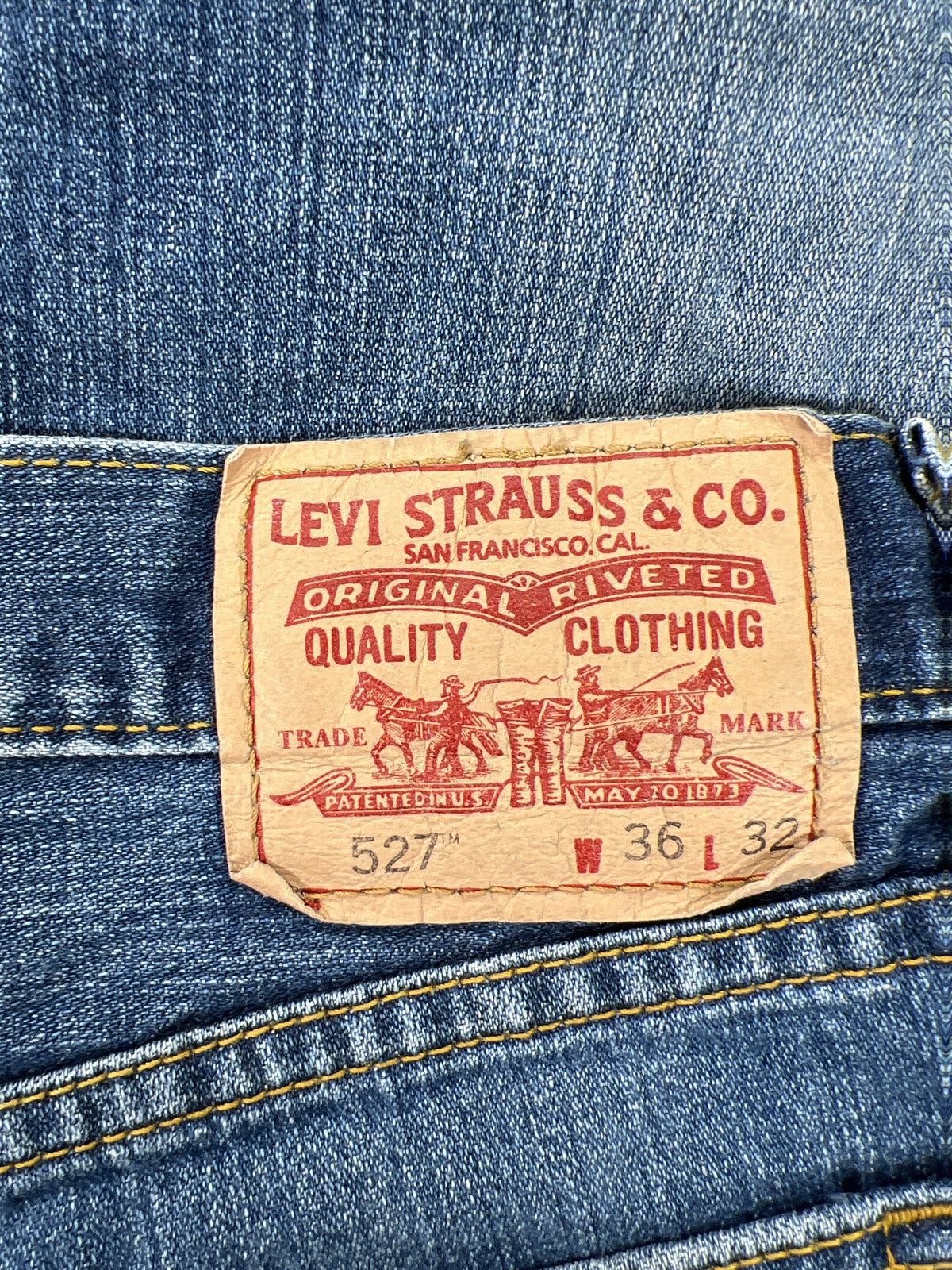 Levi’s Men’s Medium Wash 527 Low Rise Boot Fit Jeans - 36x32